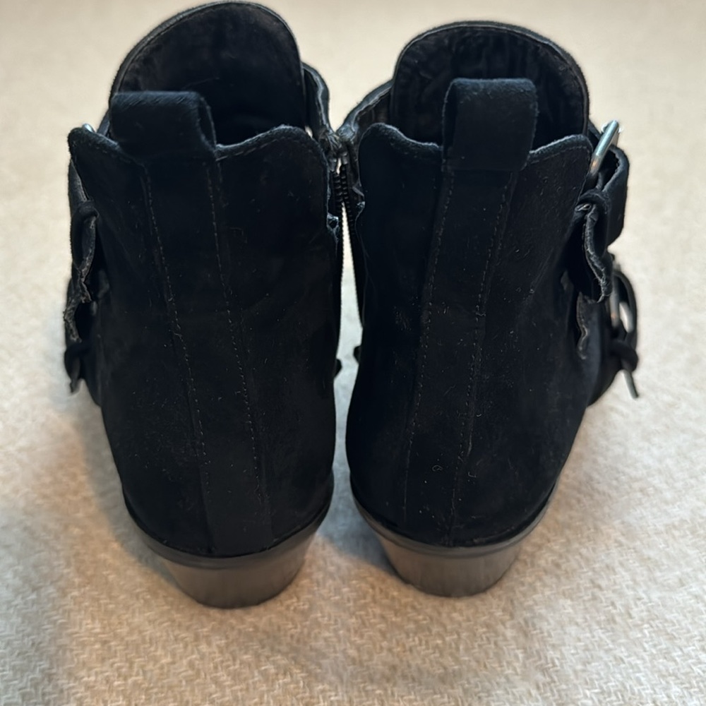 Universal Thread Ankle Boot - Picture 3 of 3